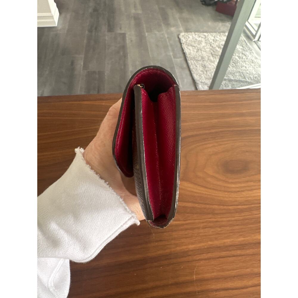Louis Vuitton Monogram Emilie Wallet - Picture 4 of 15